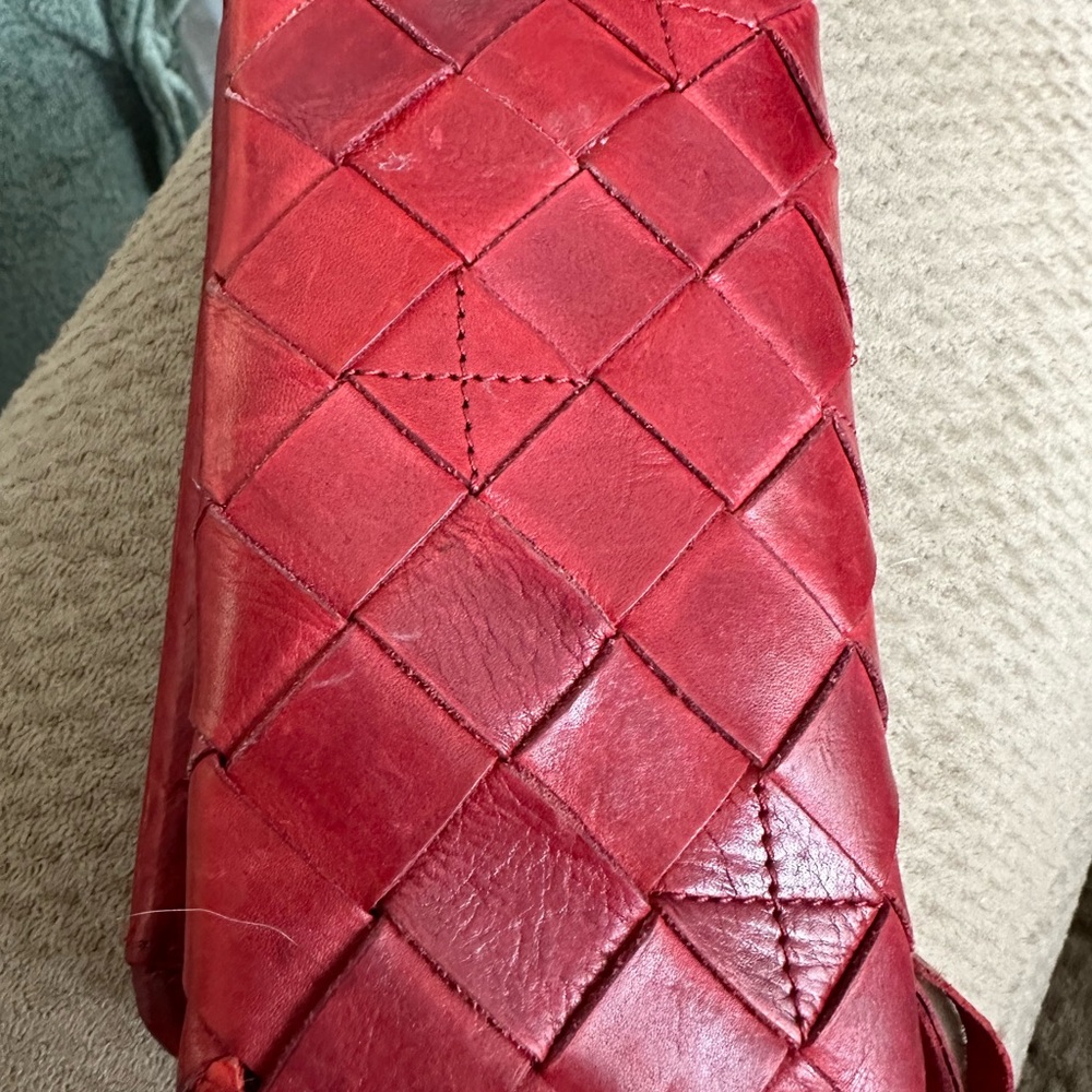 Red Vilenca wallet.  Braid design.  EUC.